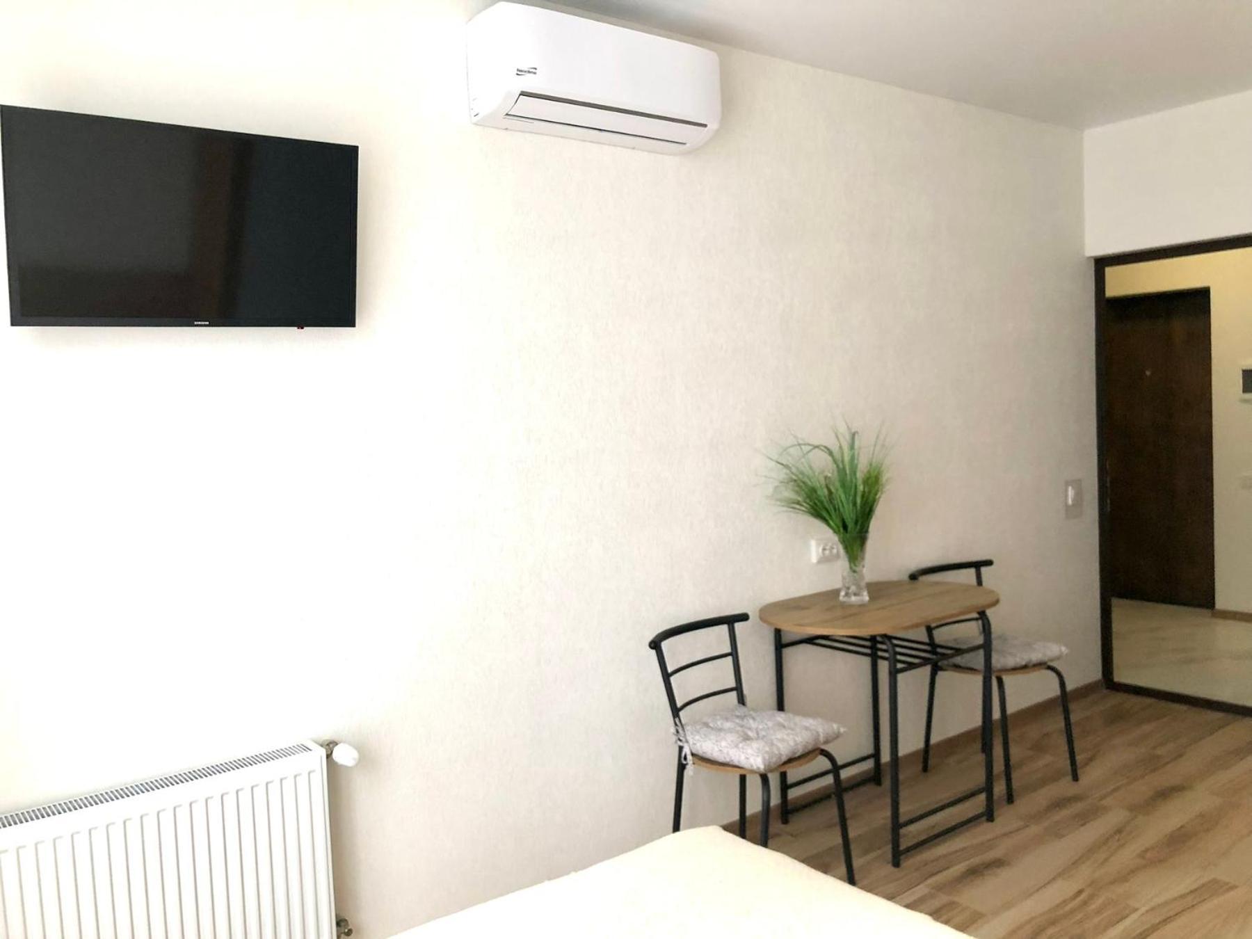 Osapart Hotel In A Complex Semycvit 4 리비프 외부 사진